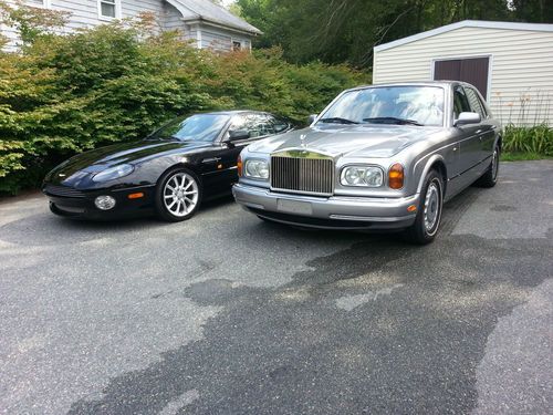 Luxury rolls royce very low miles!!! great color combo very rare!!! new pics.