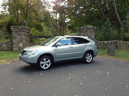 Lexus rx330 showroom condition in and out, awd, winter package, sunroof must see