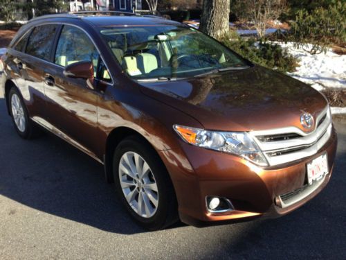2013 toyota venza le wagon 4-door 2.7l awd - low miles. mint condition