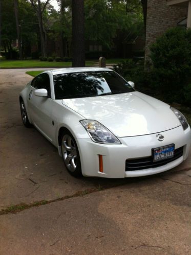 2008 nissan 350z, 6 speed manual, touring coupe, leather, low miles