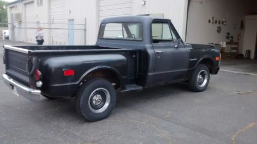 1971 chevy c-10 truck,shortbed/fleetside,1 family owned ,clean title,runs great!