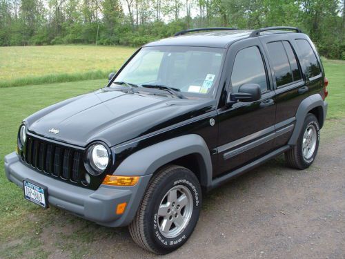 2005 jeep liberty sport 4x4 very clean 1 owner 56k miles well maintained