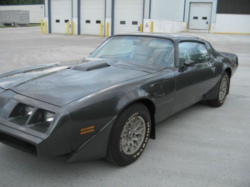 1981 pontiac trans am - less than 1,000 miles - museum piece - 4 speed