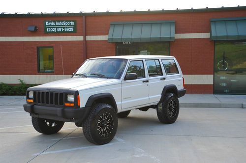 Lifted cherokee xj /1 owner /  brand new lift, tires, wheels, &amp; more / low miles