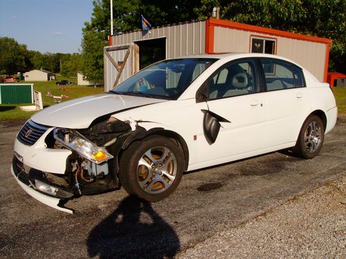 Saturn ion, 2005, white , hit a deer, front end damage