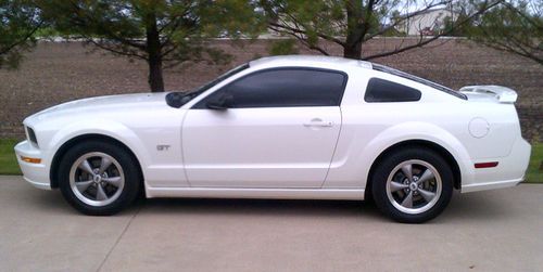 2006 ford mustang gt coupe 2-door 4.6l original owner, black leather