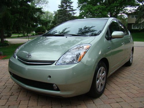 2008 toyota prius touring  navi (gps) leather!  extra clean! low milege!!!