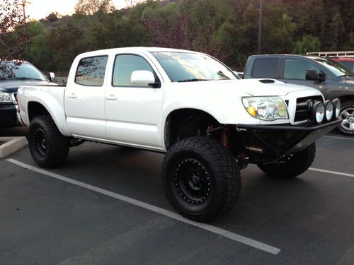 2006 toyota tacoma pre runner 2wd crew cab pickup 4-door 4.0l long travel truck