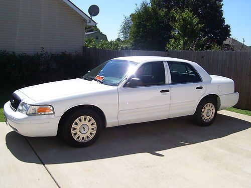 2005 ford crown vic , great shape low miles , police interseptor , p71