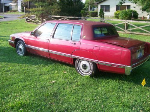 1992 cadillac fleetwood 4dr. adult owned runs great