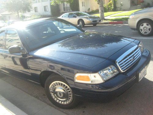 Navy blue ford 2000, supper clean and great condishion