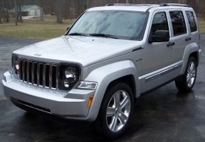 2012 jeep liberty jet silver 4wd leather seats only 6000 miles showroom quality