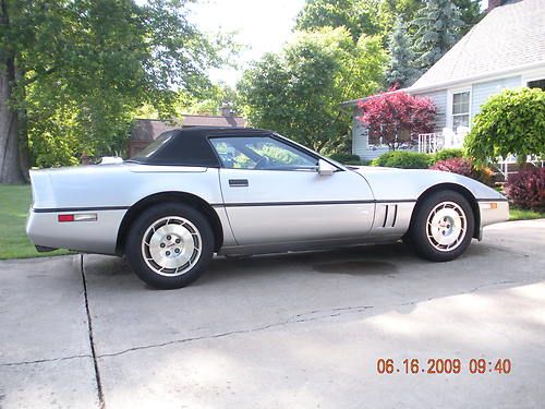 1986 corvette roadster indy 500 official pace car silver with black top