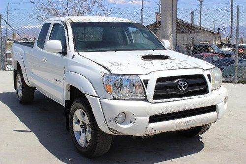 2005 toyota tacoma access cab 4wd damaged salvage runs! priced to sell wont last