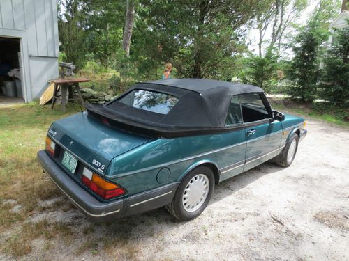 900 saab convertible  5 speed, non-turbo - low miles - last of the true swedes
