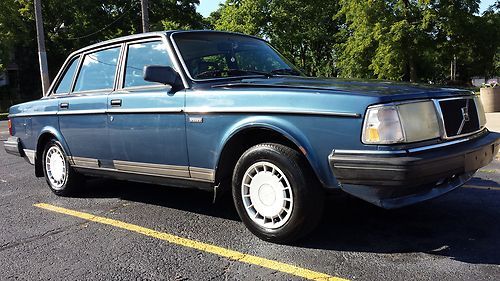 1989 volvo 240dl 244 b23 4 door with records low miles and runs good! great mpg