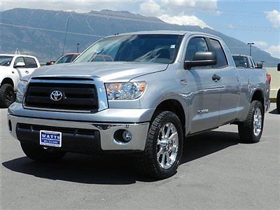 Tundra double cab 4x4 sr5 shortbed custom wheels tires low miles auto tow