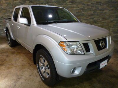 4x4 crew cab silver truck frontier nissan low mileage
