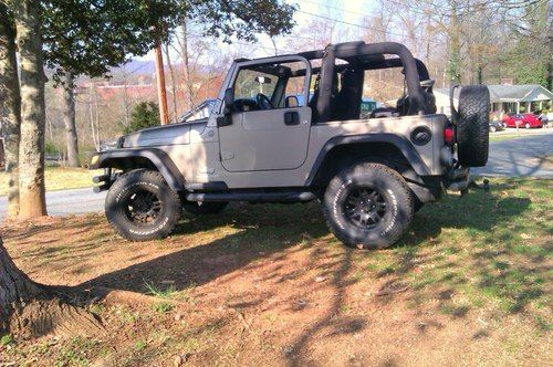 2004 jeep wrangler sahara sport utility 2-door 4.0l