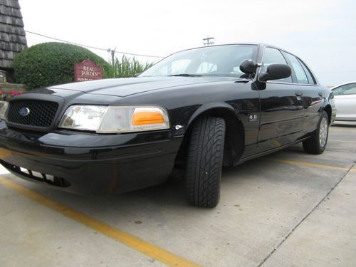 Full police package ford crown victoria. 104,xxx miles.