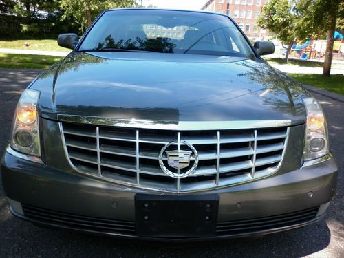 Navigation - sirius - htd/cooled sts - moonroof - new tires - park assist!
