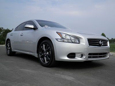 Brilliant silver limited edition package 18" painted wheels moonroof spoiler 21k