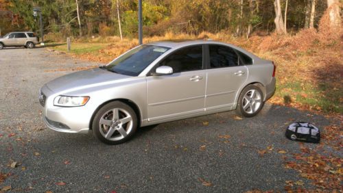 Beautiful low mileage 2008 volvo s40 - excellent condition - no reserve