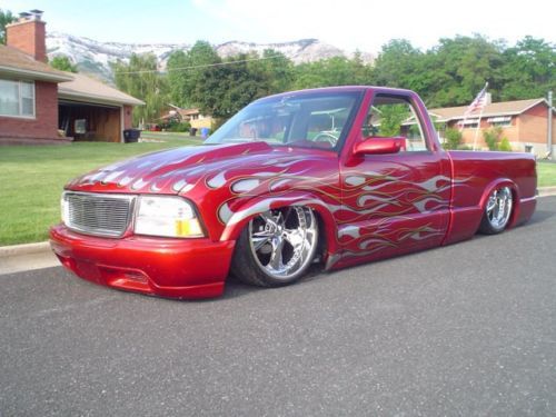 S10 bagged shaved bodydropped v8 show truck