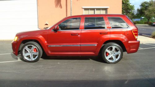 Awesome, low mileage 2009 jeep grand cherokee srt 8