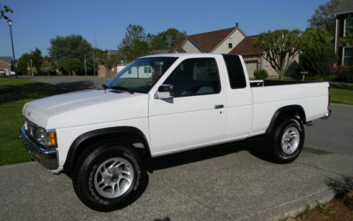 1995 nissan pickup xe extended cab pickup 2-door 3.0l