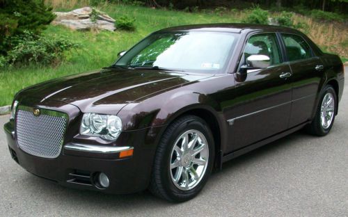 2005 chrysler 300c hemi one owner car 81,346 miles loaded beautiful condition