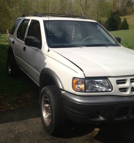2001 isuzu rodeo for parts or repair 2.2 ltr