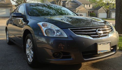 Near mint condition unique 2011 nissan altima tons of upgrades