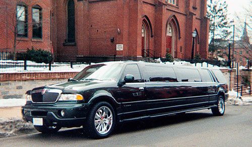 Lincoln navigator awd 160 14 passenger limousine
