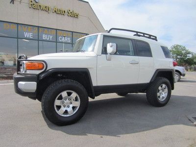 2010 toyota fj cruiser 4x4 4dr with lots of extras