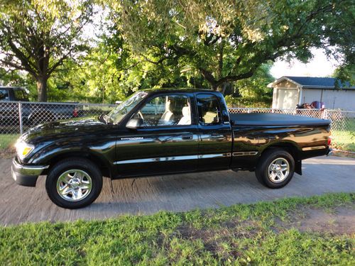2002 toyota tacoma dlx extended cab pickup 2-door 2.4l  95484 miles sr5