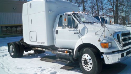 2006 ford f-750 single axle truck with sleeper