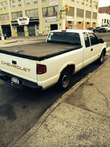 2001 chevy s10 extended cab pick up