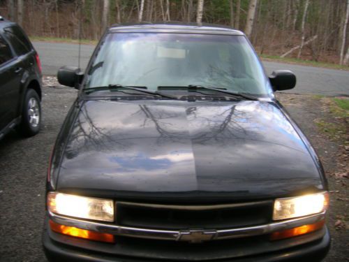 1999 chevrolet s10 base standard cab pickup 2-door 4.3l