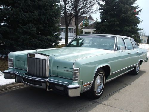 One of the most beautiful 1978 lincolns on the planet! one owner low miles clean