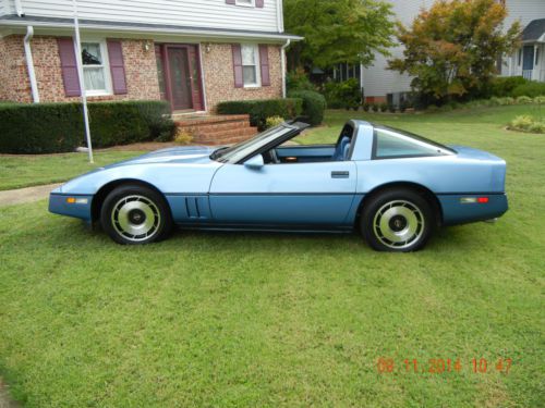 1984 corvette base hatchback coupe