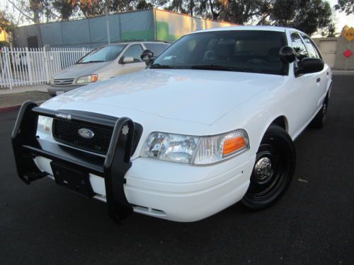 2010 ford crown victoria (p71) in immaculate conditions and shape!!