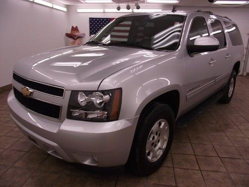 Great suburban lt with heated leather seats....clean and ready to go....