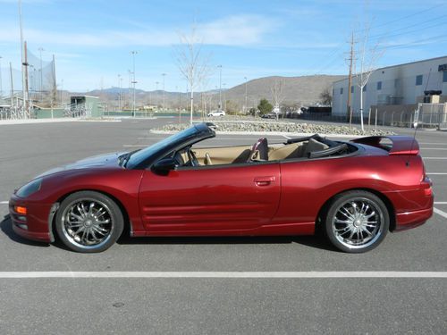 Sports car 2-door automatic convertible red great gas millage fun hot sexy car