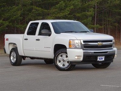 Z71 lt 5.3l 4 doors v8 crew white black leather 4x4 towing sirius cab warranty
