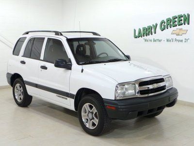 2004 chevrolet tracker, automatic, a/c, 4x4 extra clean ***we finance***