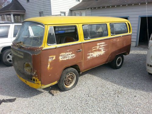 1968 and 1971 vw bus
