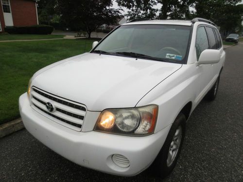 
			 2002 toyota highlander v-6 automatic loaded low miles 2wd no reserve
