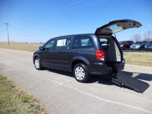 2014 dodge grand caravan wheelchair/handicap ramp van brand new 100k warranty