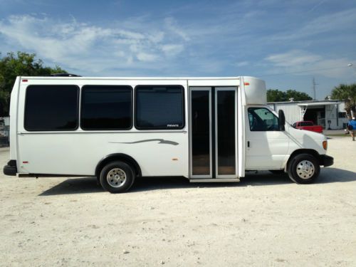 2004 ford limo bus